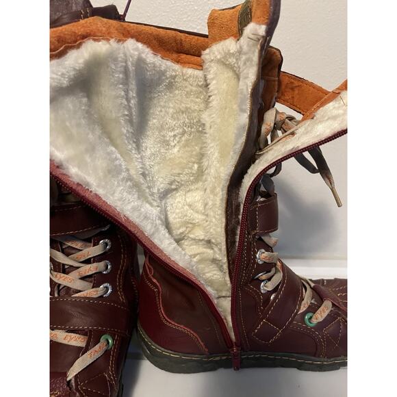 TMA EYES German Women’s Red Leather Boots Lace Up Zipper Faux Fur Size 8 US - Picture 7 of 13